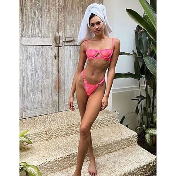 Sexy Floral Lace Lingerie Set - Picture 5 of 7